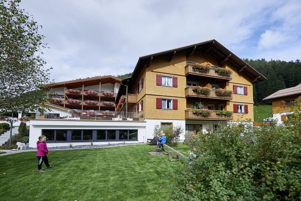 Hotel Alpenblume Damuels Exterior photo